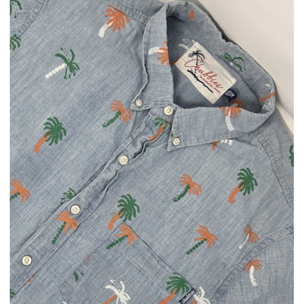Chubbies Short Sleeve Button Down Shirt Men's Medium Blue Chambray w/ Palm AOP